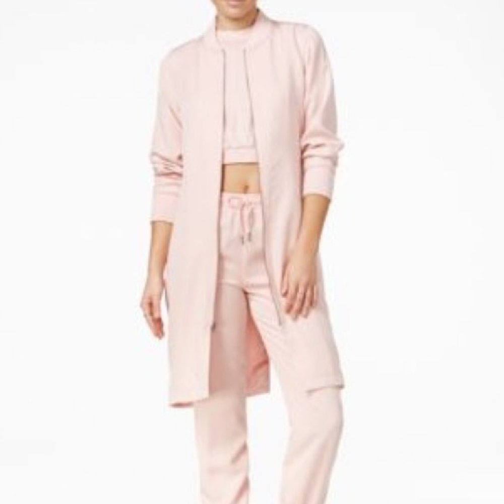š§³MOVING SALEā” Pleated Crop Top - Picture 3 of 6